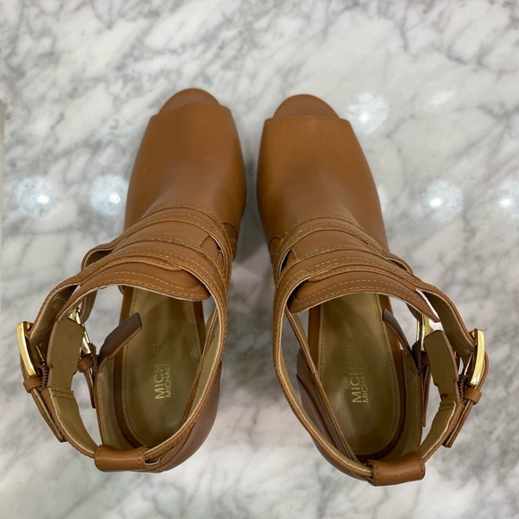 Michael Kors Blaze Tan Leather peep toe with Buckle Detail size 9 sexy edgy - Picture 3 of 9